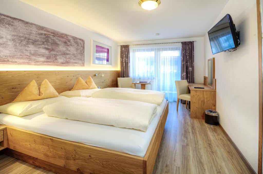 Hotel & Art Kristiana ซาลบาคฮินเทอร์เกลมม์ ภายนอก รูปภาพ